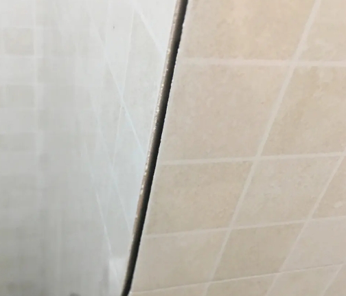 黄石瓷砖空鼓维修公司分享阳台瓷砖脱落的修复过程可以分为以下几个步骤
